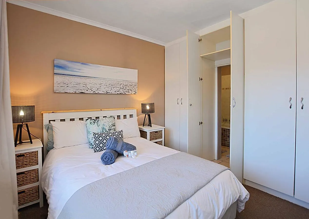 Waves Apartment Bloubergstrand