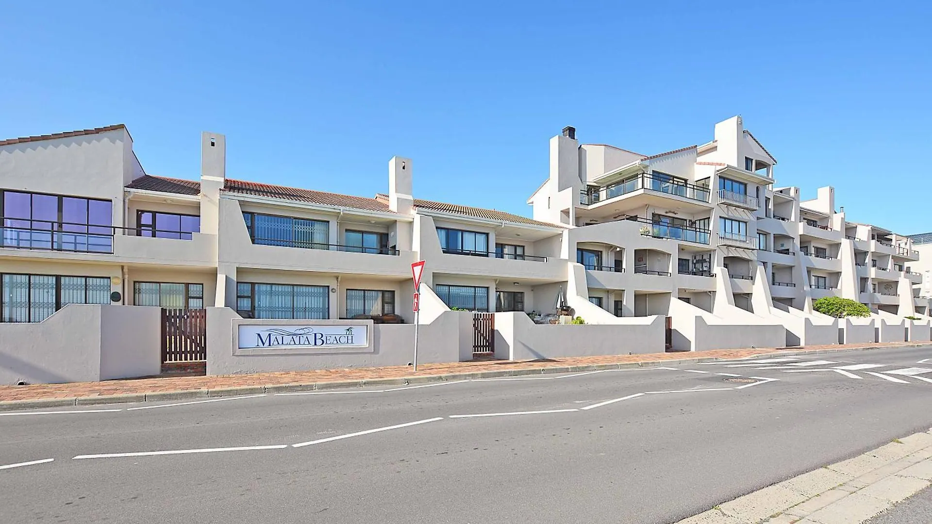 Waves Apartment Bloubergstrand