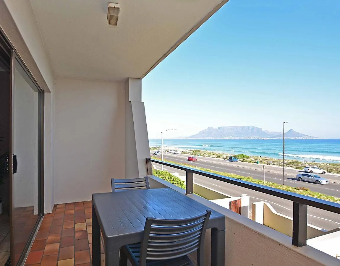 Waves Apartment Bloubergstrand